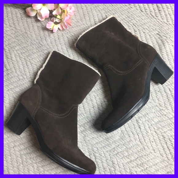 Clarks Shoes - Clarks Brown Suede Booties Shearling Lined S: 8.5